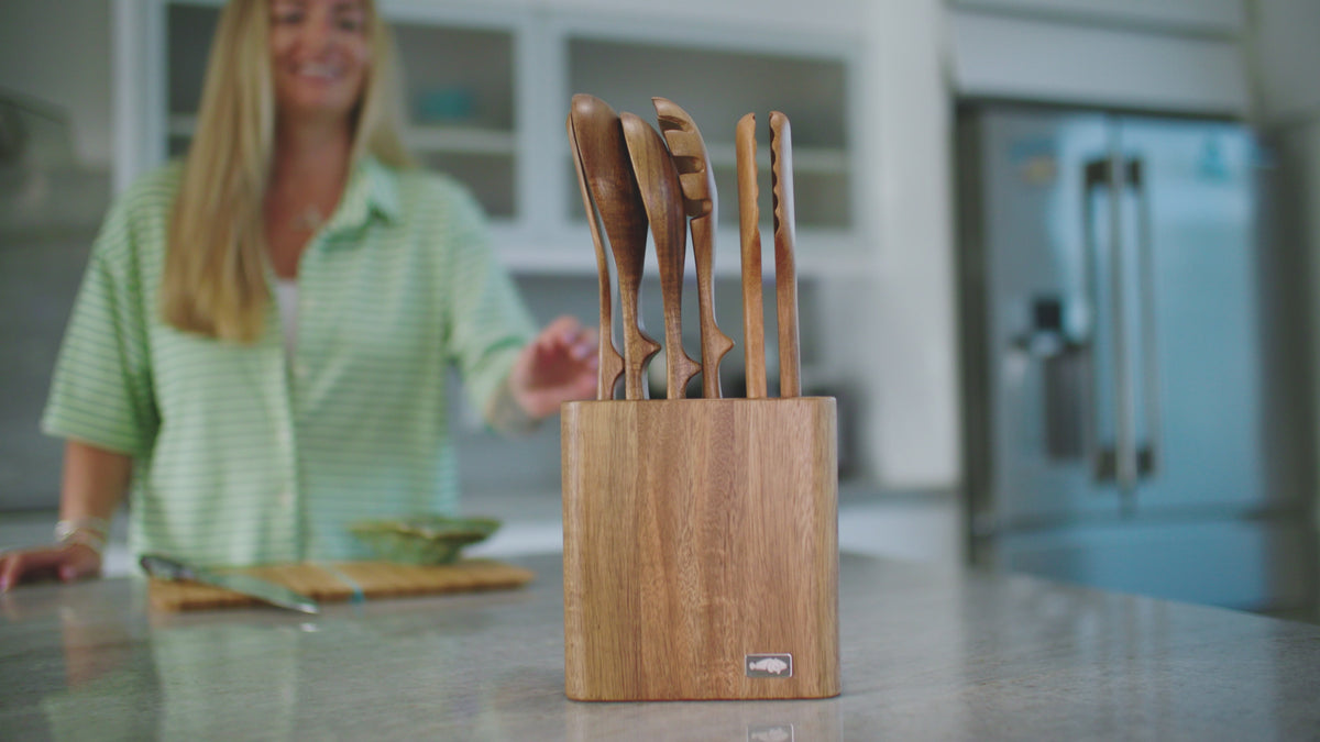 Load video: New Toadfish Wooden Kitchen Collection
